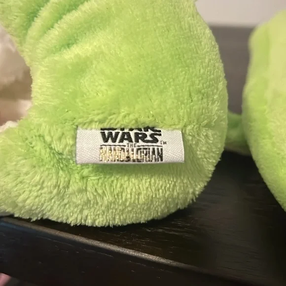 Star Wars Mandalorian Grogu Slippers - Picture 3 of 4